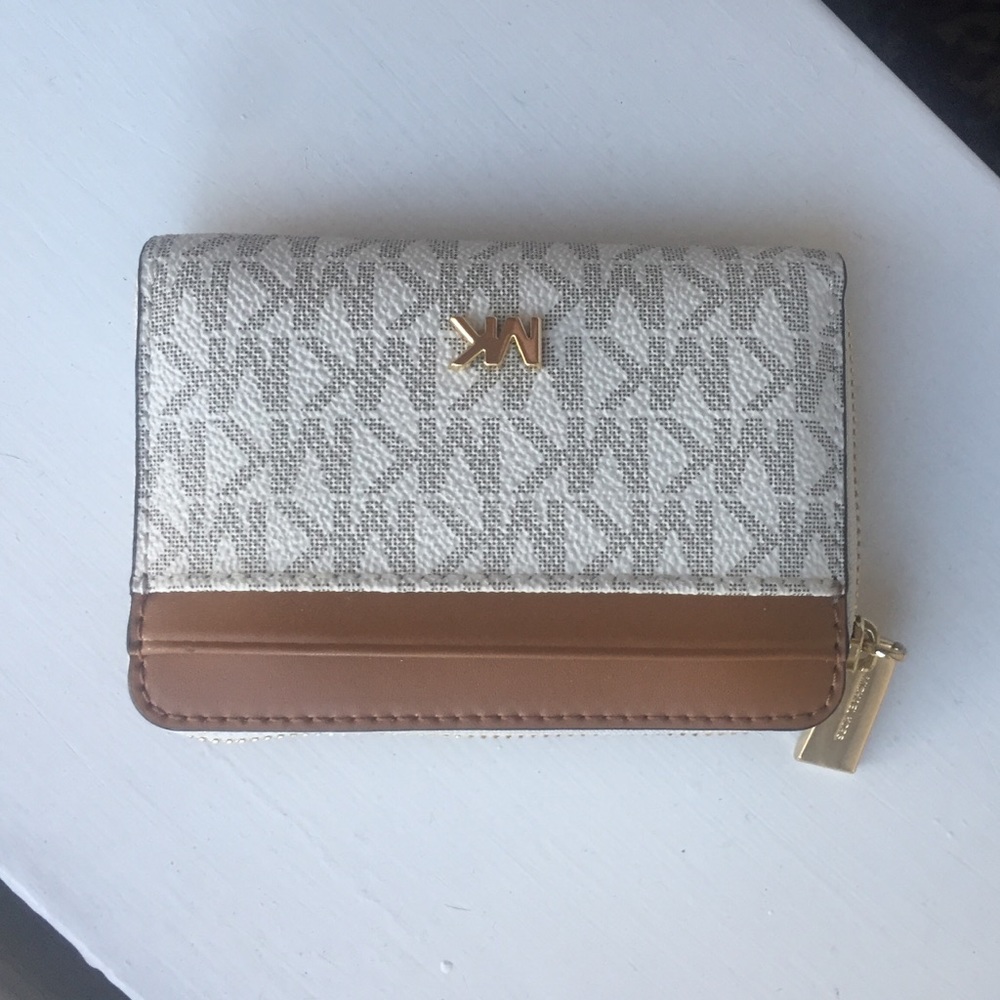 New Michael kors wallet